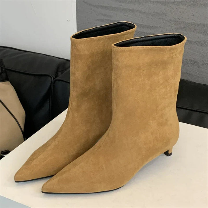 Damen Stiefeletten, beige Wildleder, spitzer Absatz, modisch, elegant, Herbstmode.