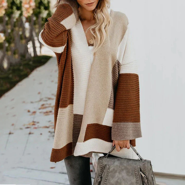 Damenpullover mit Streifenmuster, beige-braun, gemütlich, modisch, Herbstmode.