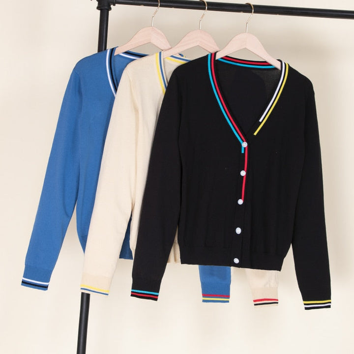 Damen Strickjacke Set, blau, beige, schwarz, V-Ausschnitt, Knöpfe, modisch, elegant.