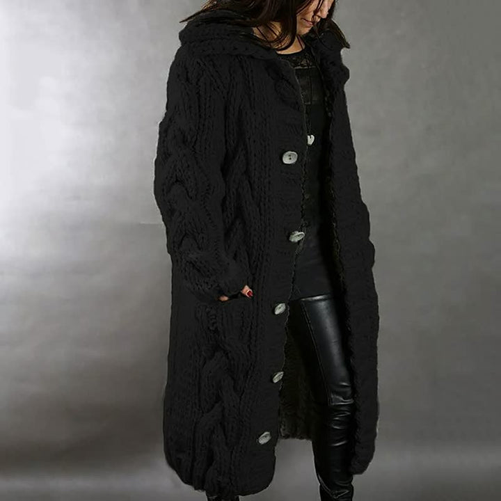 Schwarzer Strickmantel Damen, lange Knopfleiste, Zopfmuster, Wintermode, warm, elegant.
