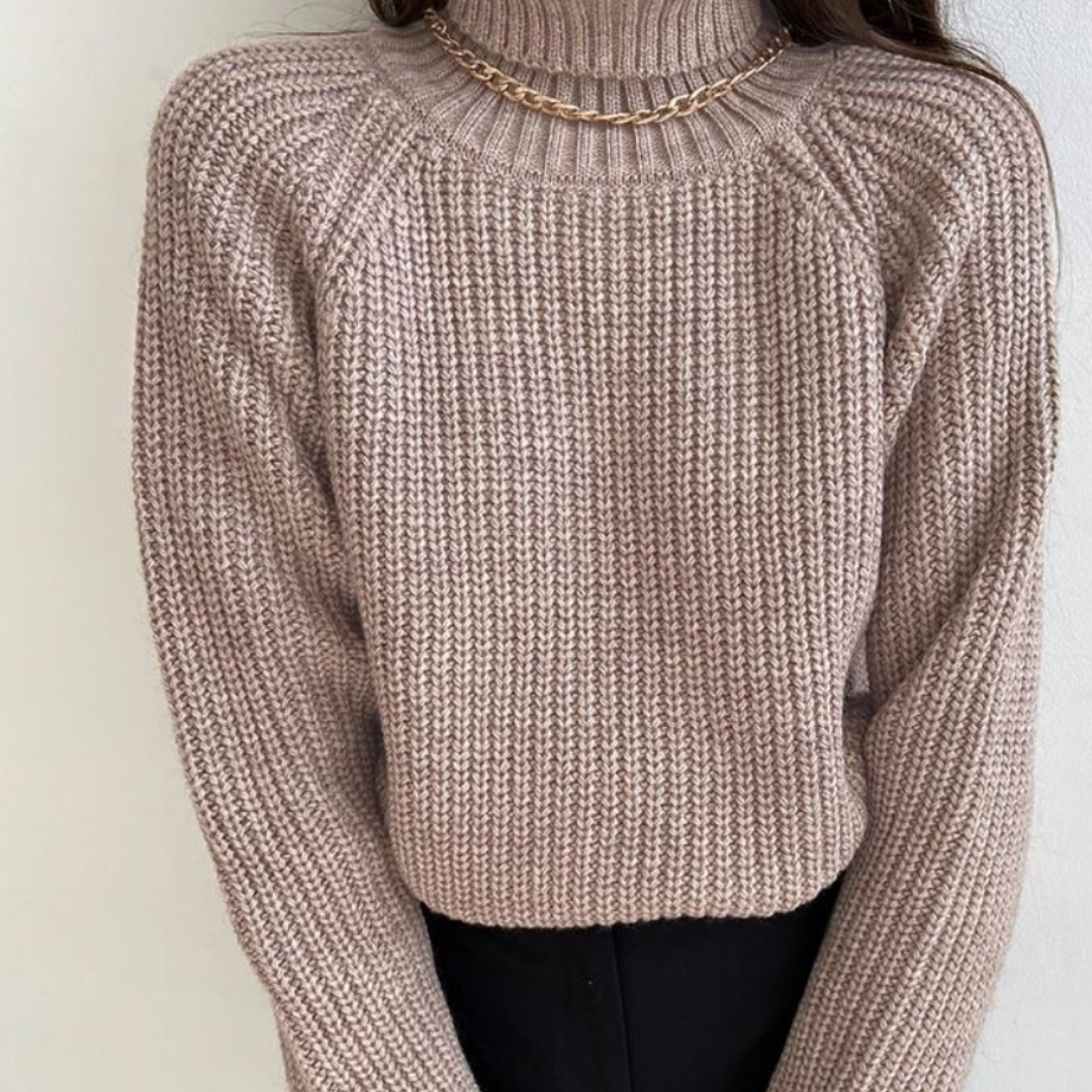 Damen Strickpullover beige, Rollkragen, grob gestrickt, modisch, warm, Herbstmode.