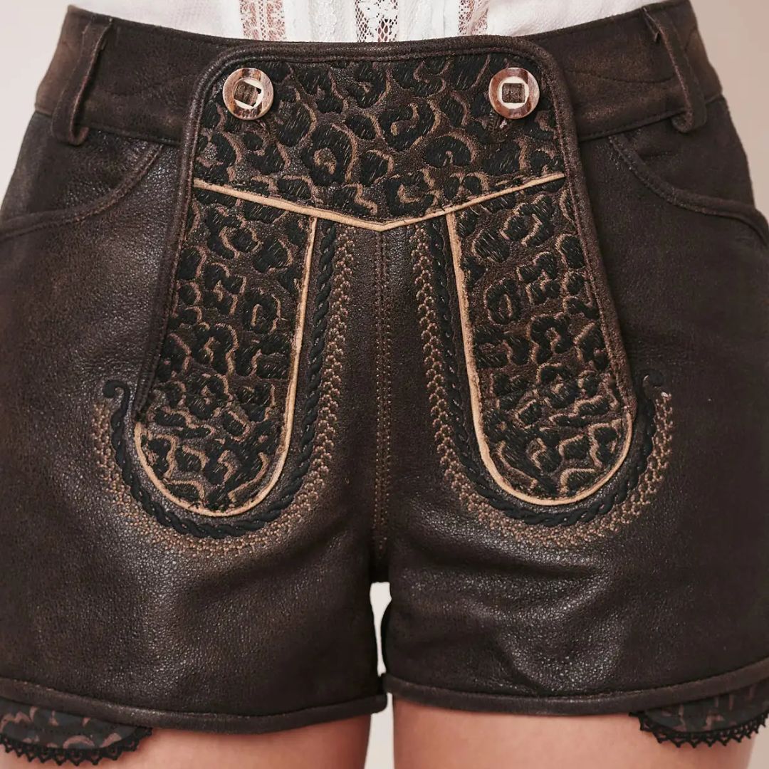 Damen Lederhose, braun, traditionell, Stickerei, Trachtenmode, Oktoberfest, Leopardenmuster.