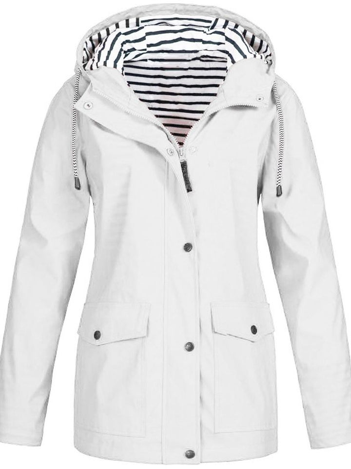 Weiße Damen-Trenchcoat mit Kapuze, gestreiftem Innenfutter, langärmelig, Herbstmode 2023.