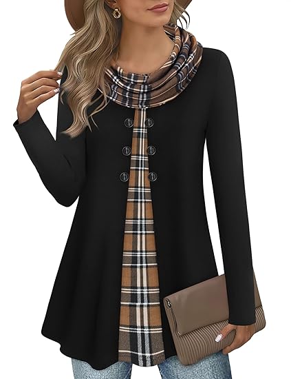 Damenmode: Schwarzer Mantel mit kariertem Schal, Knöpfen, braune Tasche, eleganter Herbstlook.