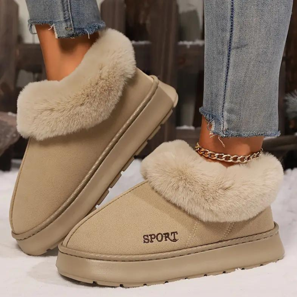 Beige Damen Hausschuhe mit Kunstfell, rutschfeste Sohle, bequem, warm, modisch.