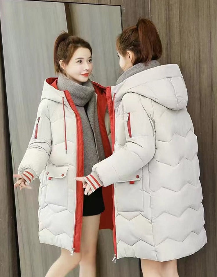 Damen Wintermantel, beige, mit Kapuze, gesteppt, warm, modisch, reflektierend, lang.