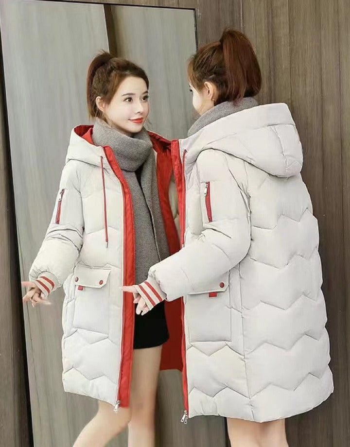 Damen Wintermantel, beige, mit Kapuze, gesteppt, warm, modisch, reflektierend, lang.