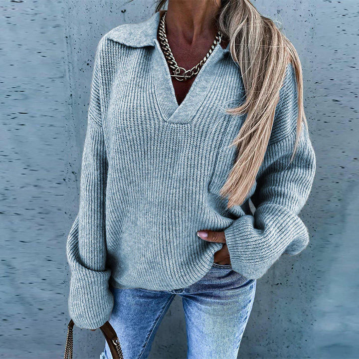Damenpullover mit V-Ausschnitt, grau, Strick, modisch, warm, lässig, Herbstmode.