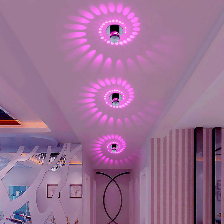 Moderne LED-Deckenleuchte, pinkes Licht, dekorative Beleuchtung, Innenraumdesign.