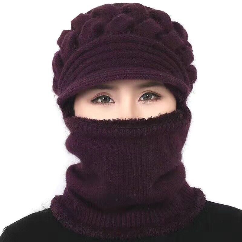 Dunkellila gestrickte Mütze und Schal-Set, warm, Wintermode, Damenaccessoire.