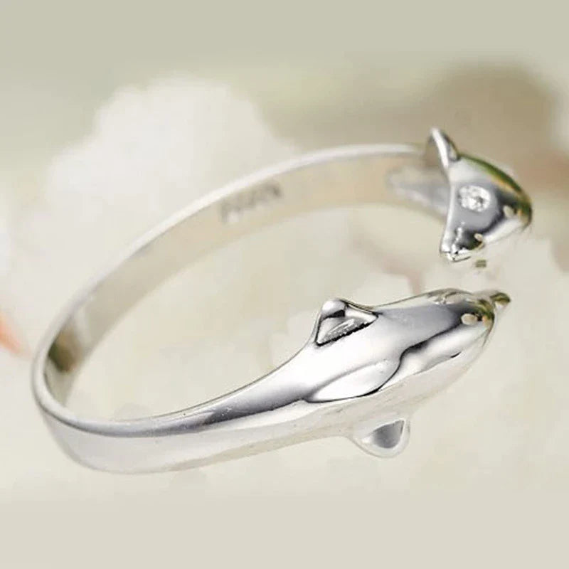 Silberner Delfin-Ring, verstellbar, elegantes Design, Schmuck für Damen, Geschenkidee.