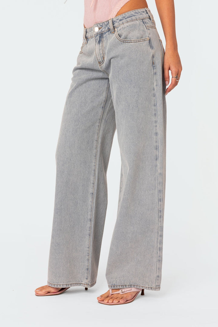 Damen-Jeans Relaxed Fit, hellblau, Stickerei auf Gesäßtasche, modisch, bequem.