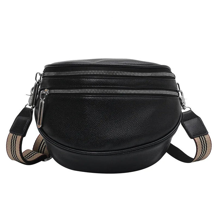 Schwarze Leder-Gürteltasche mit Reißverschlüssen und verstellbarem Riemen, modisch und praktisch.