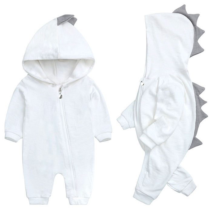 Weißer Baby-Dinosaurier-Overall mit Kapuze und grauen Stacheln, Baumwolle, Reißverschluss.