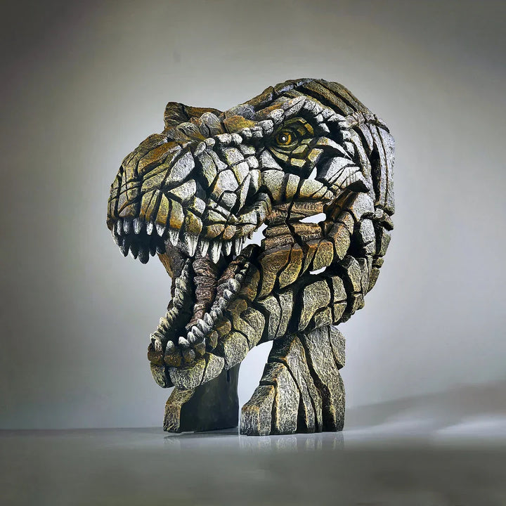 Dinosaurierkopf-Skulptur aus Stein, realistisch, grau-braun, detailreich, Kunstdekoration.