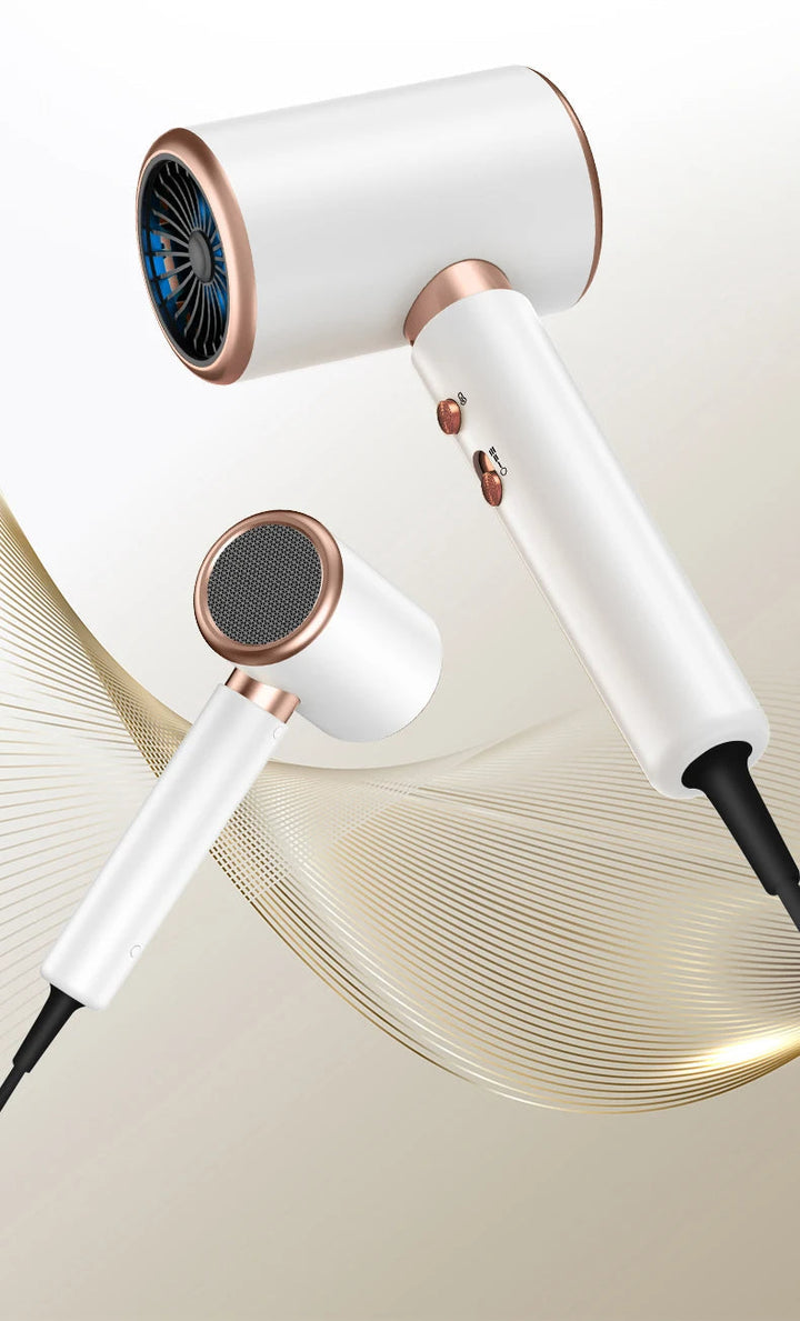 Weißer Haartrockner mit goldenen Akzenten, modernes Design, leistungsstark, energiesparend.
