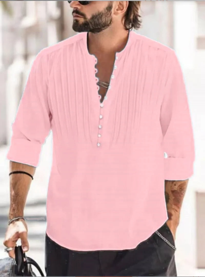 Mann in rosa Leinenhemd mit Stehkragen und Knopfleiste, lässiger Sommerlook, Herrenmode.