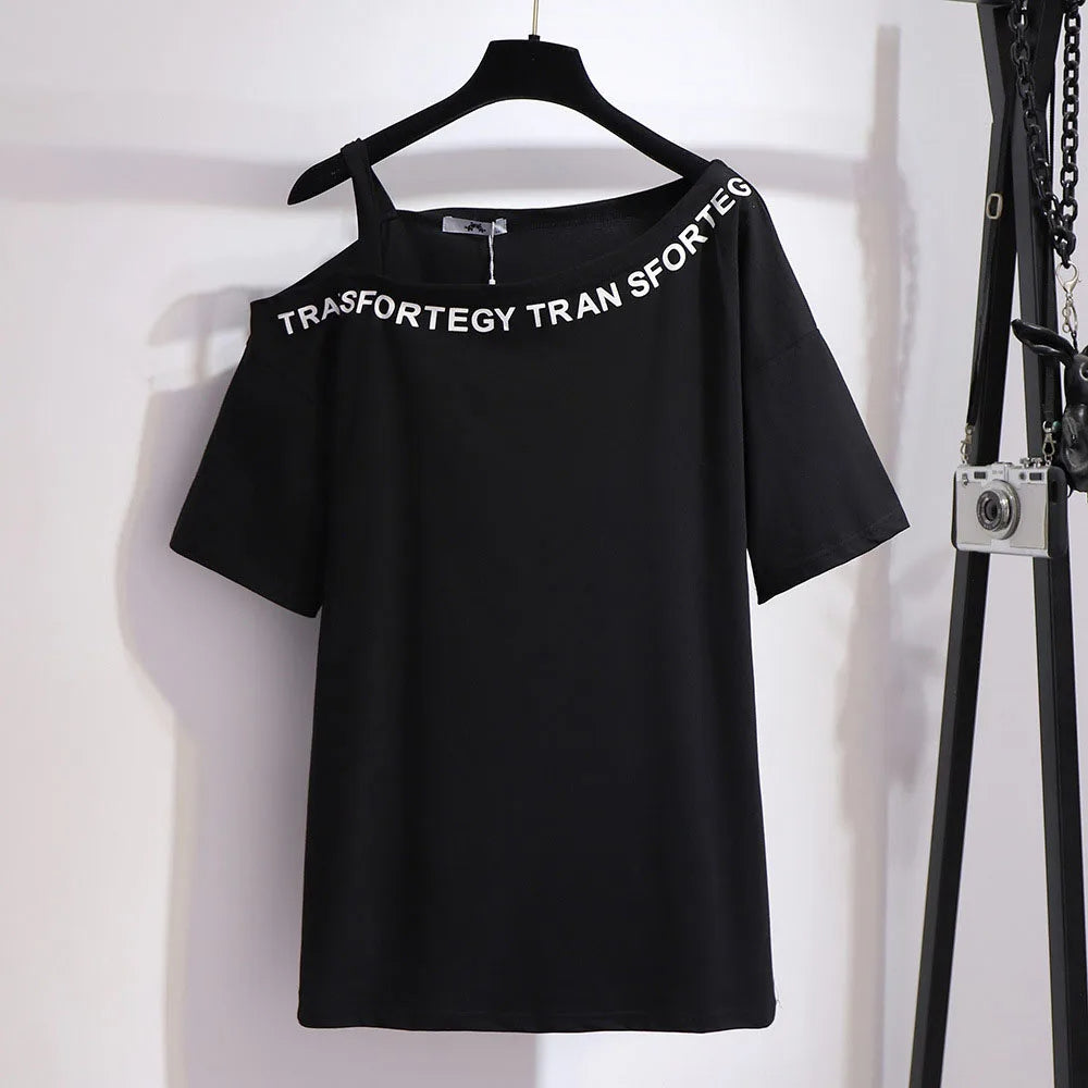 Schwarzes T-Shirt mit Schriftzug, schulterfrei, Damenmode, Baumwolle, lässig, elegant.