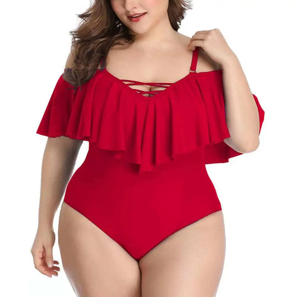 Roter Badeanzug mit Rüschen, schulterfrei, Plus-Size, Damenmode, Sommerbekleidung.