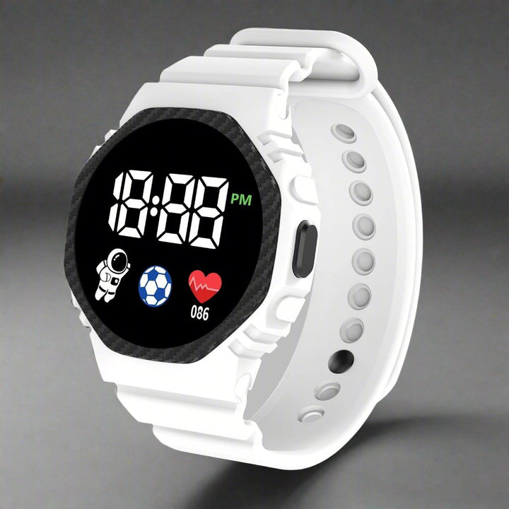 Weiße digitale Smartwatch mit schwarzem Zifferblatt, Sport-Icons und Herzfrequenzanzeige.