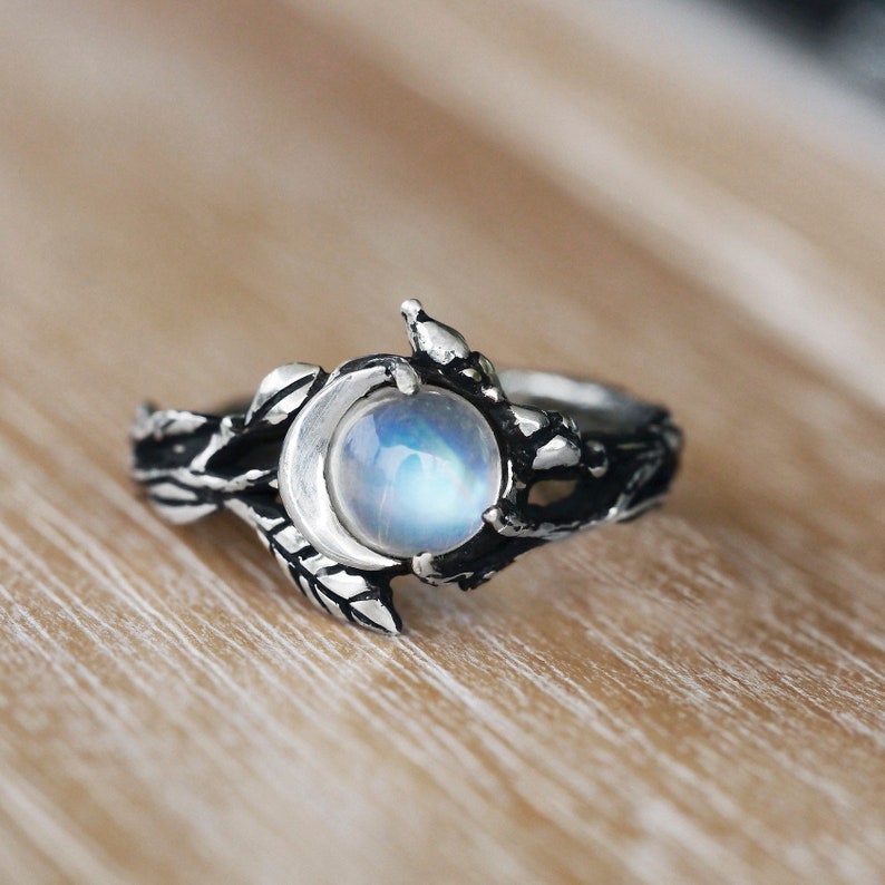 Silberner Drachenring mit Mondstein, handgefertigt, Vintage-Stil, Schmuck für Damen.