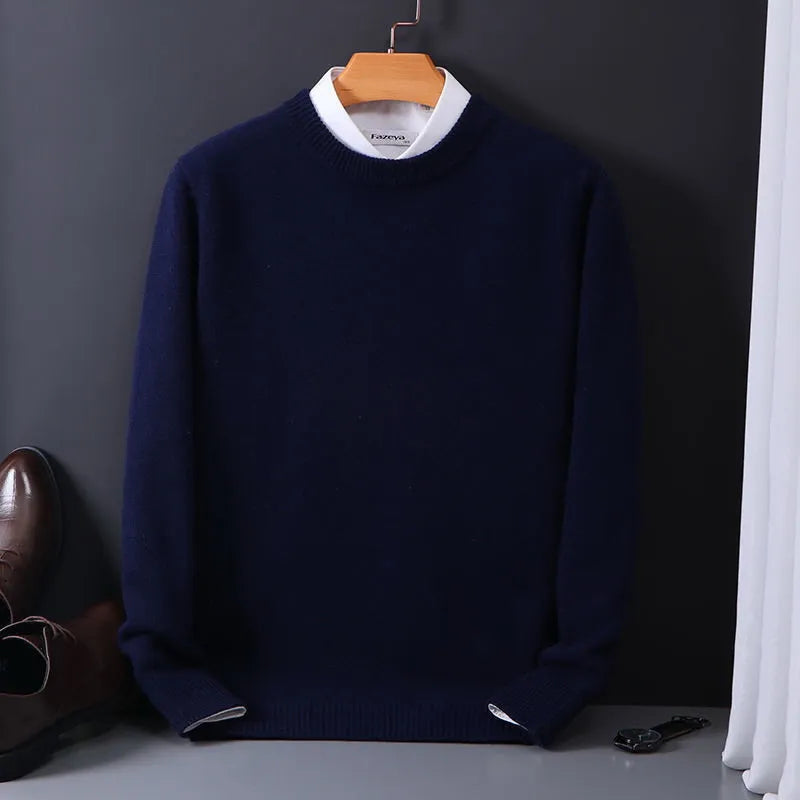 Dunkelblauer Herrenpullover aus Wolle, elegant, warm, ideal für Herbstmode.