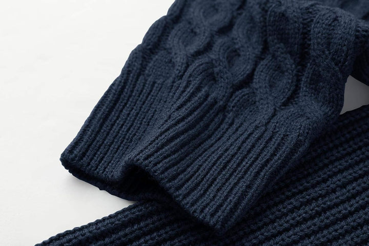 Dunkelblauer Strickpullover, Zopfmuster, Baumwolle, Herrenmode, Winterkleidung, warm, stilvoll.