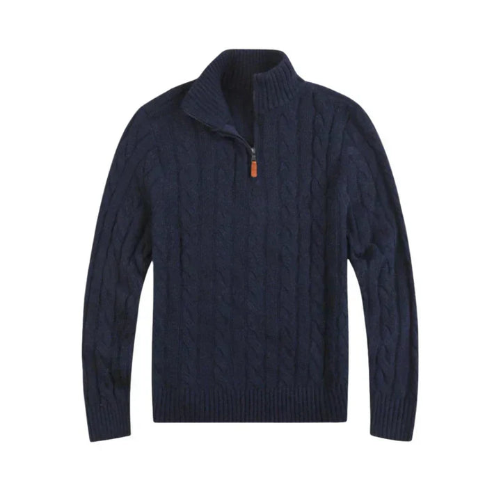 Dunkelblauer Herren-Strickpullover mit Zopfmuster und Reißverschluss, warm und stilvoll.