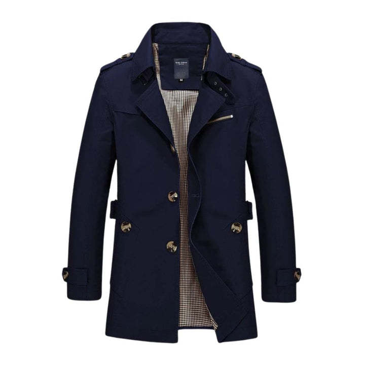 Dunkelblauer Herren-Trenchcoat, zweireihig, Baumwolle, klassischer Stil, Herbstmode.