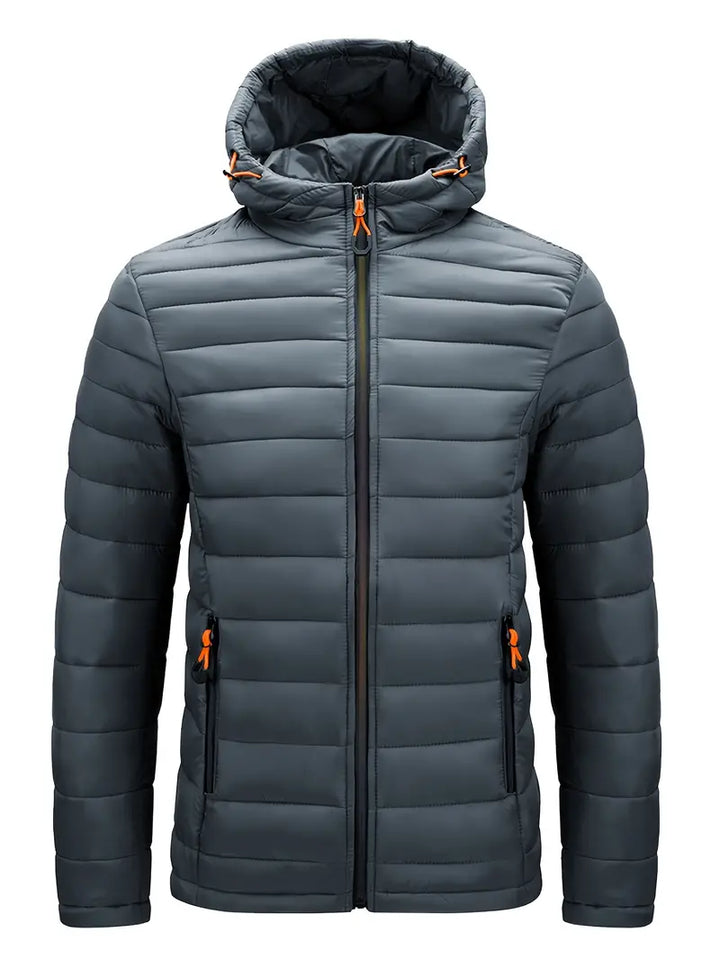Dunkelgraue Daunenjacke mit Kapuze, Reißverschluss und orangefarbenen Details für Herren.