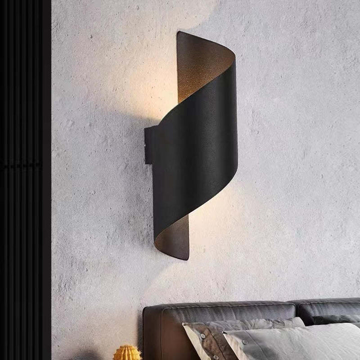 Moderne schwarze Wandleuchte, spiralförmig, LED, Schlafzimmer, minimalistisch, Innenbeleuchtung.