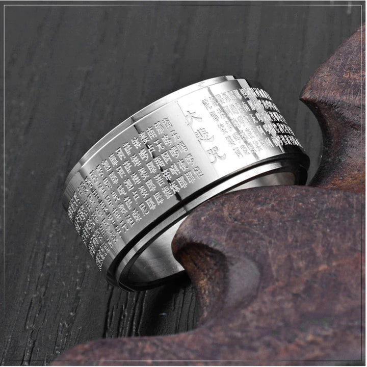 Silberner Edelstahlring mit chinesischen Schriftzeichen, Herrenring, modisches Accessoire.