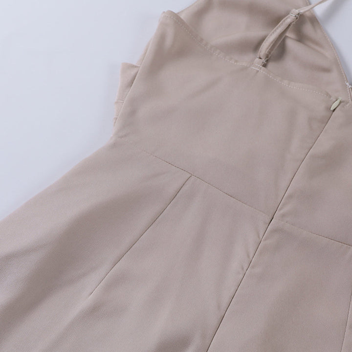 Beiges ärmelloses Kleid aus Baumwolle, elegantes Design, Damenmode, Sommerkleidung.