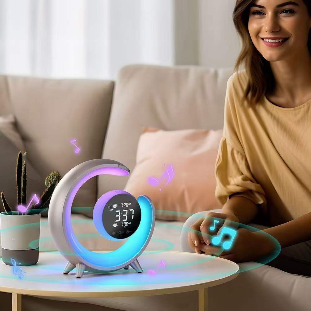 Multifunkční noční světlo s RGB a funkcí budíku – Lumivo