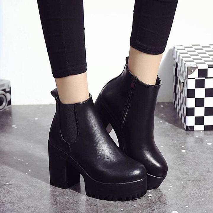 Schwarze Damen-Stiefeletten mit Plateau, Leder, modisch, robust, für Herbst/Winter.