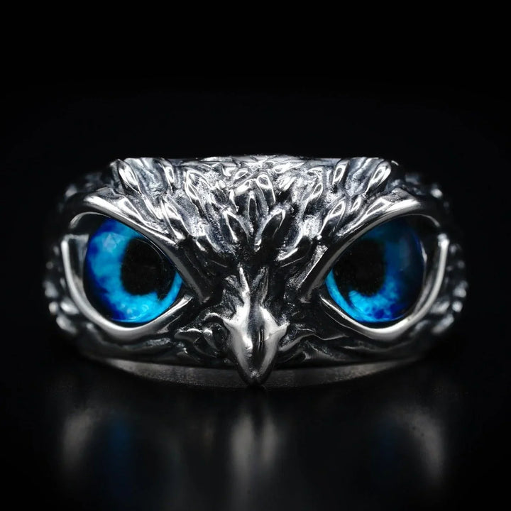 Eulenring aus Silber mit blauen Augen, Herren-Schmuck, Tiermotiv, detailreich, einzigartig.