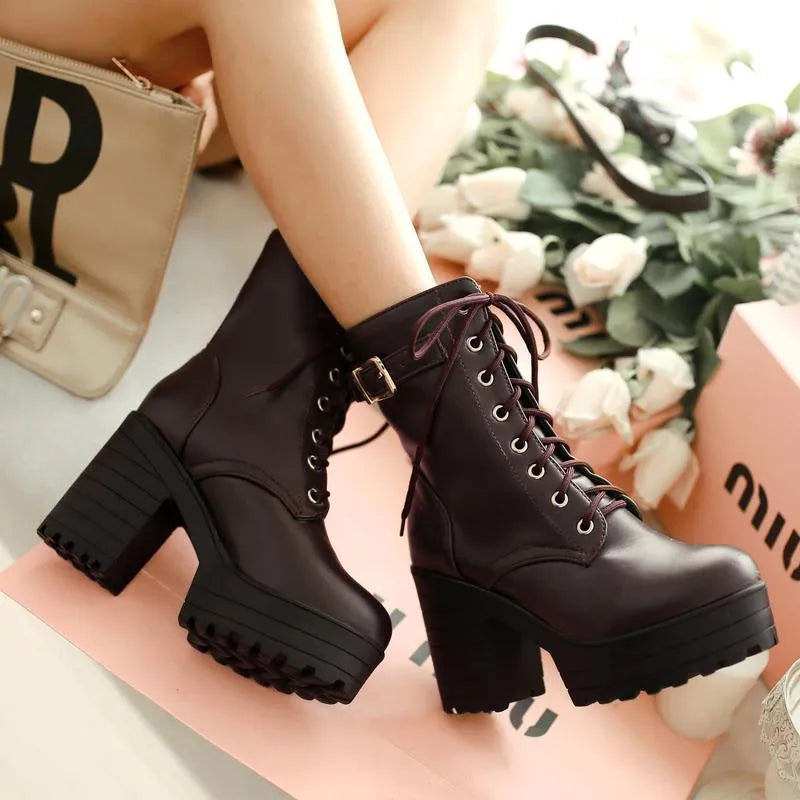 Damen Stiefeletten, schwarz, Plateau, Schnürung, Blockabsatz, modisch, elegant, Lederoptik.