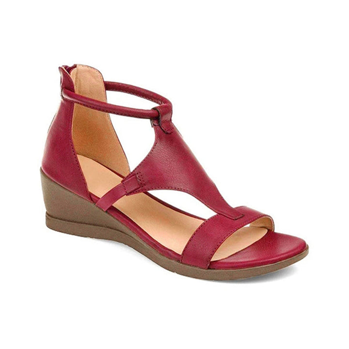 Rote Damen-Sandale mit Keilabsatz, Leder, Sommerschuh, modisch, bequem.