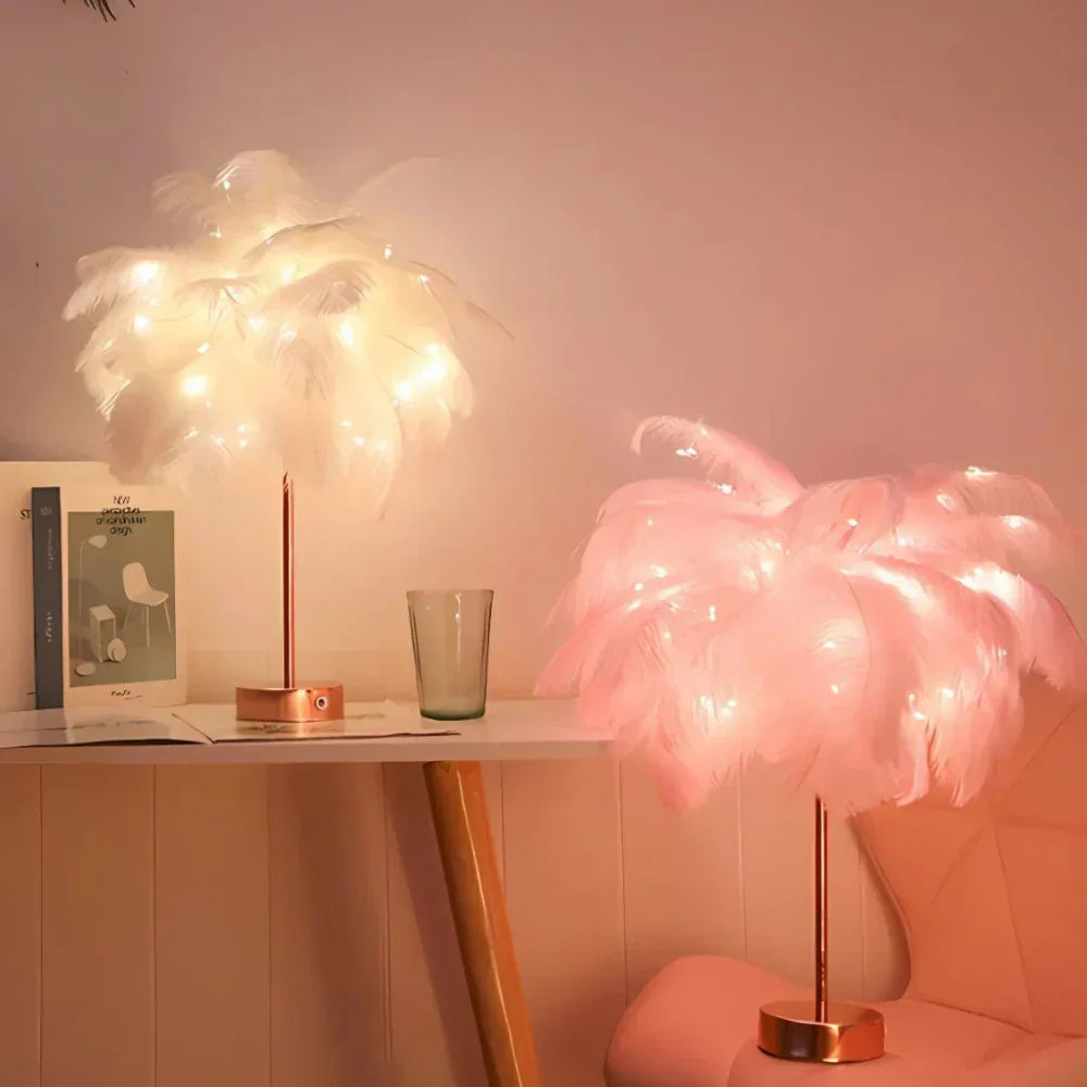 Federlampe mit LED-Lichtern, rosa und weiß, dekorative Tischleuchte, modernes Design.