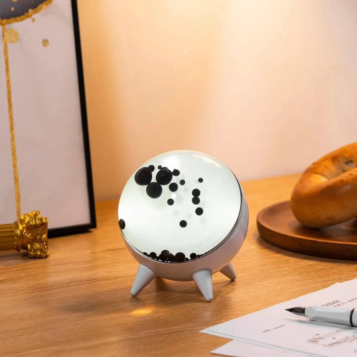 Ferrofluid-Lautsprecher-Display, weiß, modern, Tischdekoration, innovative Technologie, stilvoll