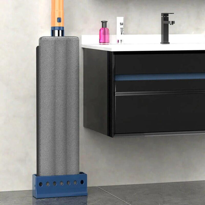 Flachmop mit 360°-Drehung, grauer Mikrofaserbezug, Reinigungsgerät, Badezimmerumgebung