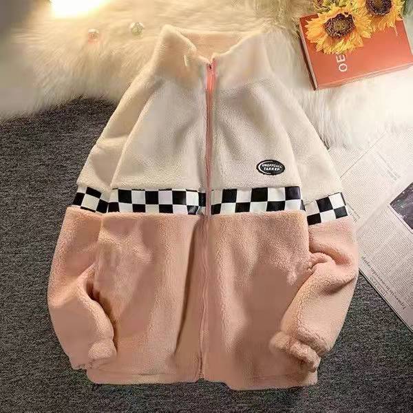 Damen Teddyjacke, rosa und weiß, kariertes Muster, Reißverschluss, warm, modisch, Herbstmode.