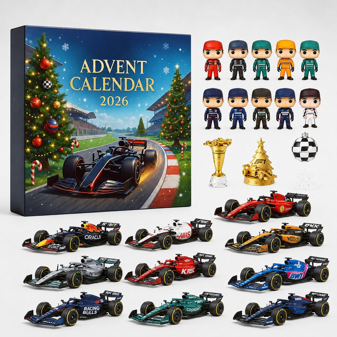 Modrá krabice kalendáře s vánočním motivem závodní trati, vedle ní rozložené figurky jezdců, autíčka formule, zlatý pohár a ozdoby. 1