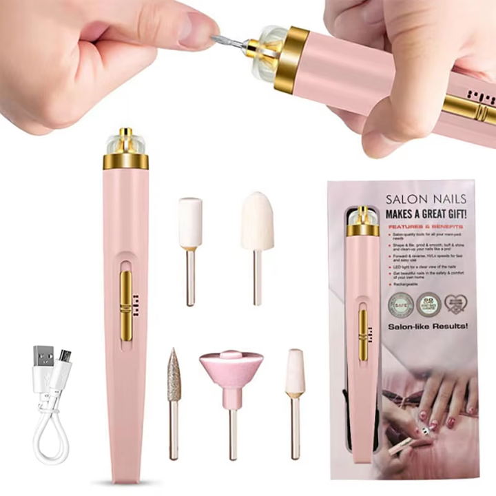 Rosa elektrisches Nagelpflegeset mit Aufsätzen, USB-Ladekabel, ideal für Maniküre.