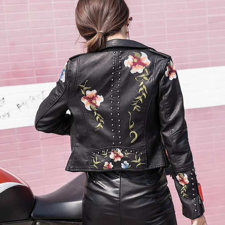 Podzimní vyšívaná dámská kožená bunda ve stylu biker – Eleonora