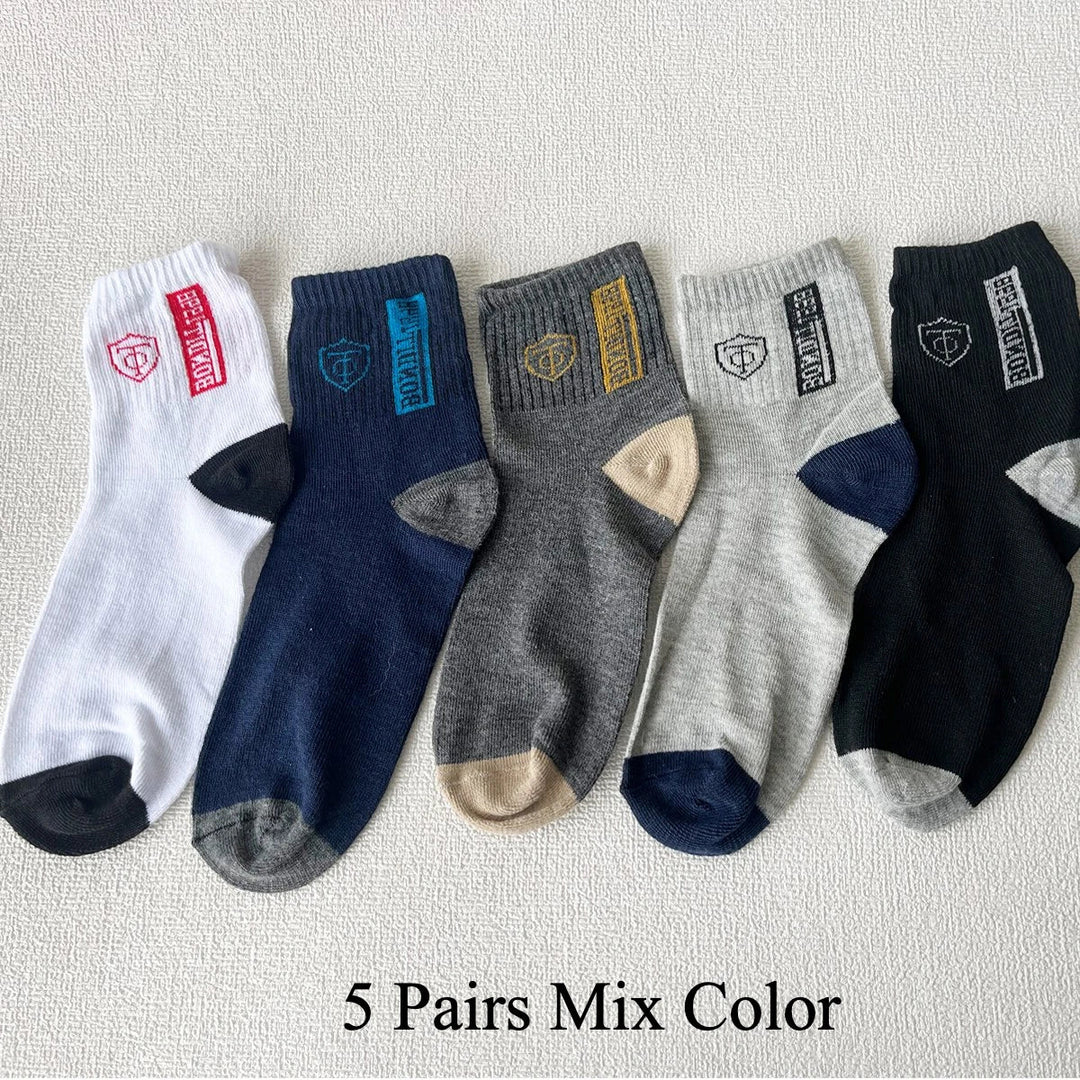 Fünf Paar bunte Baumwollsocken, gemischte Farben, sportlich, bequem, unisex.