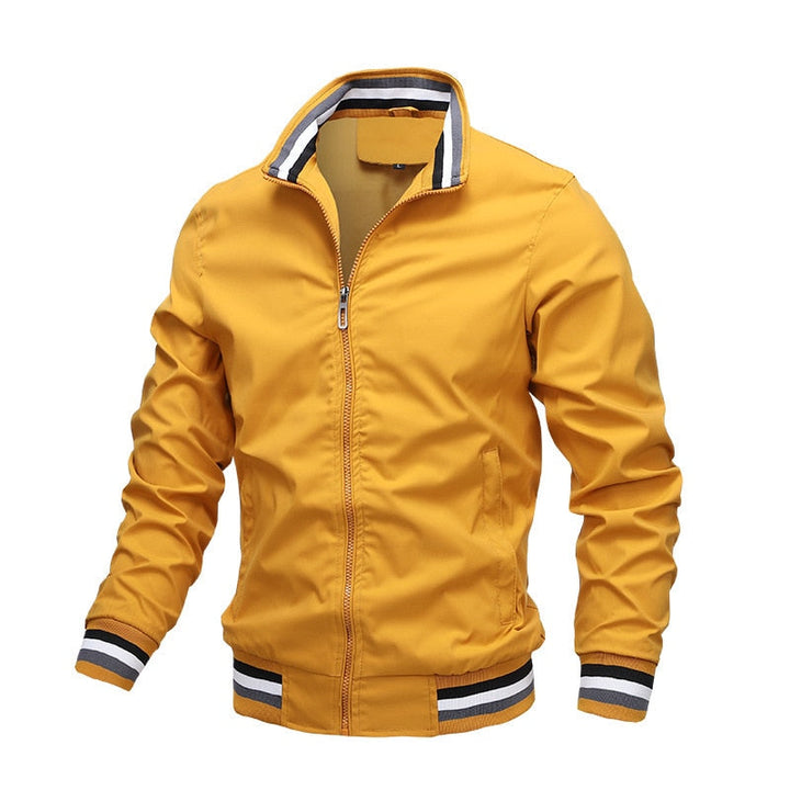 Gelbe Herrenjacke, Reißverschluss, gestreifte Bündchen, modisch, Freizeitjacke, Baumwolle.