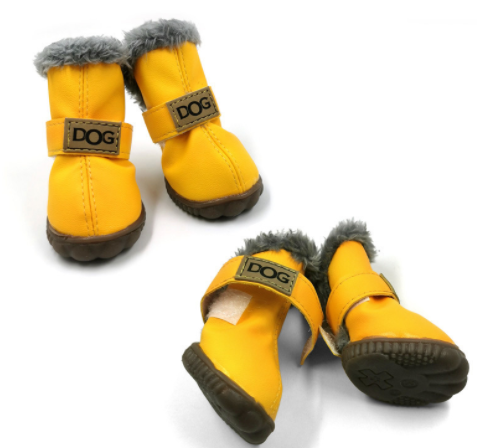 Gelbe Hundeschuhe mit Fellfutter, rutschfeste Sohle, Klettverschluss, wetterfest.