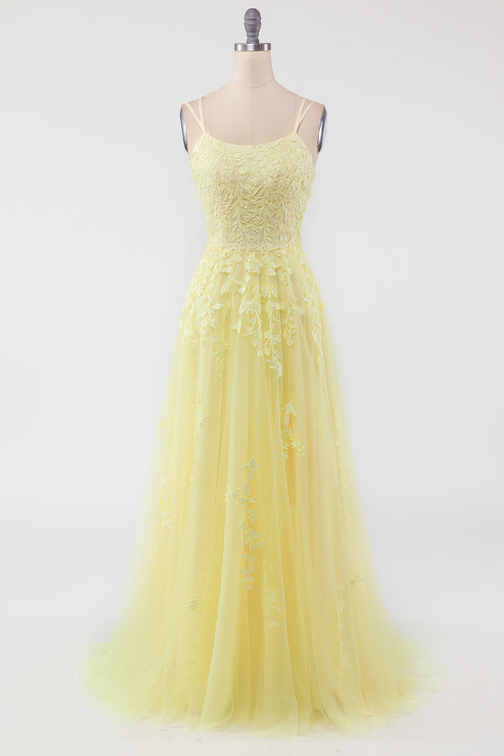 Gelbes Abendkleid aus Tüll mit Blumenstickerei, ärmellos, elegantes Design, bodenlang.