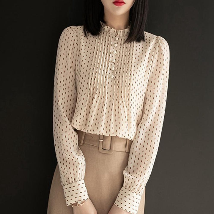 Damenbluse beige mit Punkten, Langarm, elegant, Büro-Outfit, Vintage-Stil, Rüschenkragen.